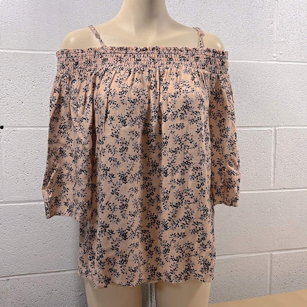 Suzy Shier pink floral open shoulder long sleeve top​​​​​​​